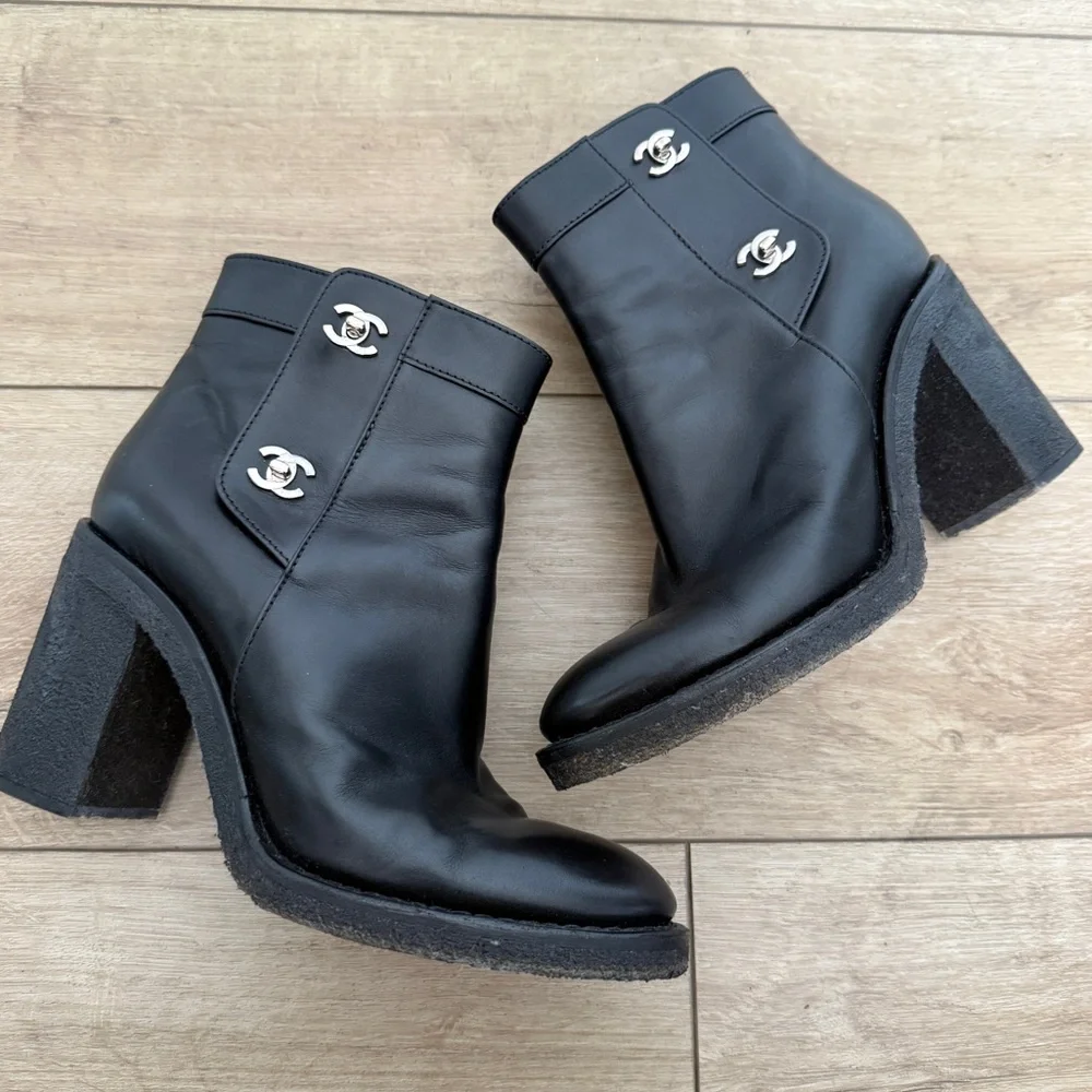 Chanel Turnlock Ankle Boots 40 - Picture 12 of 12